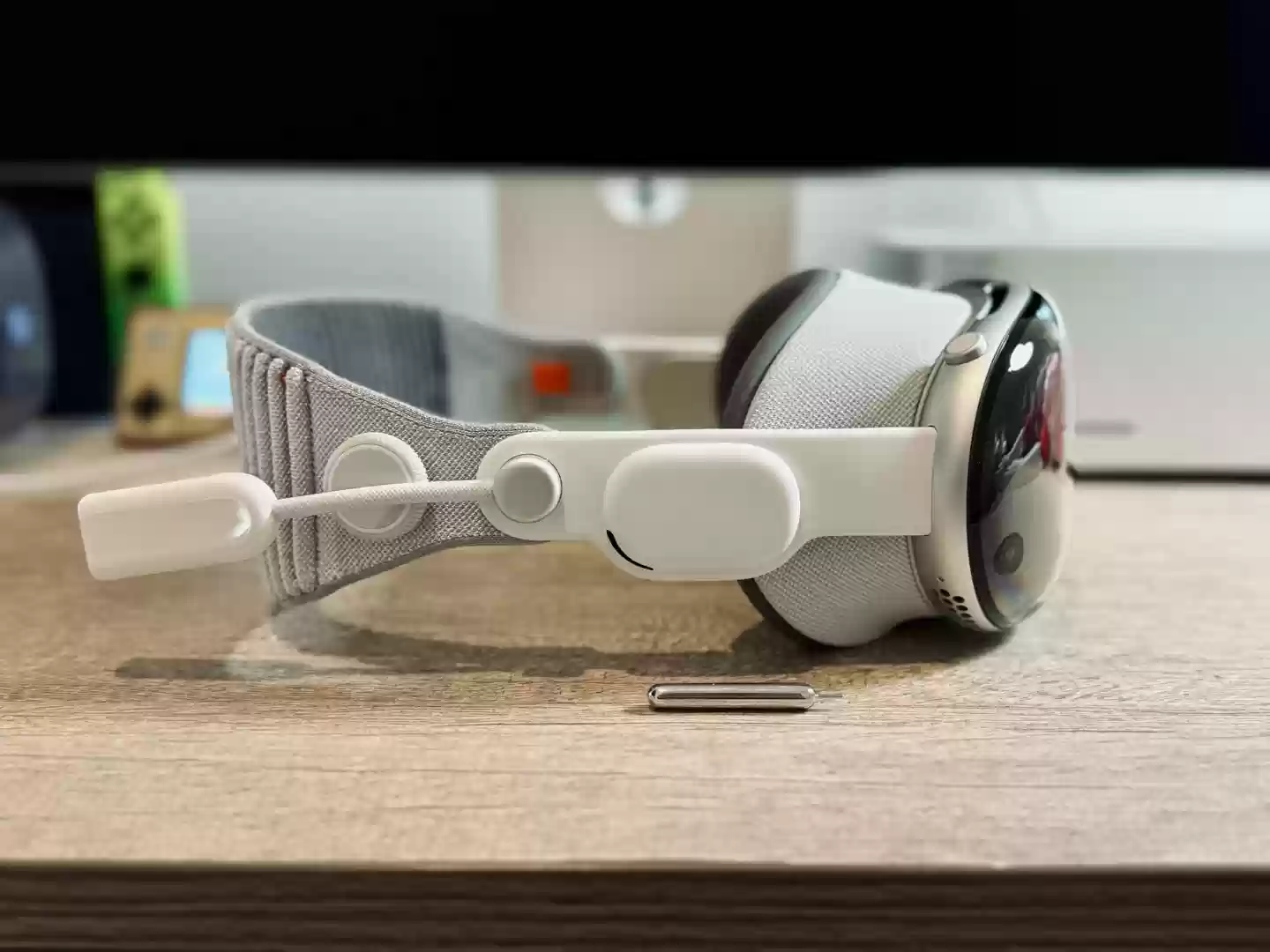 消息称苹果明日为 M5 Vision Pro 推新开发者头带，不完全兼容初代头显