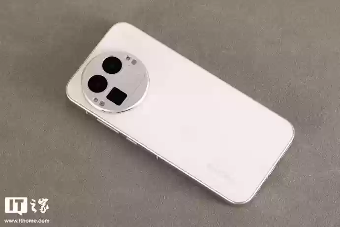 真我 GT8 系列前瞻：双旗舰发布在即，产品信息全汇总