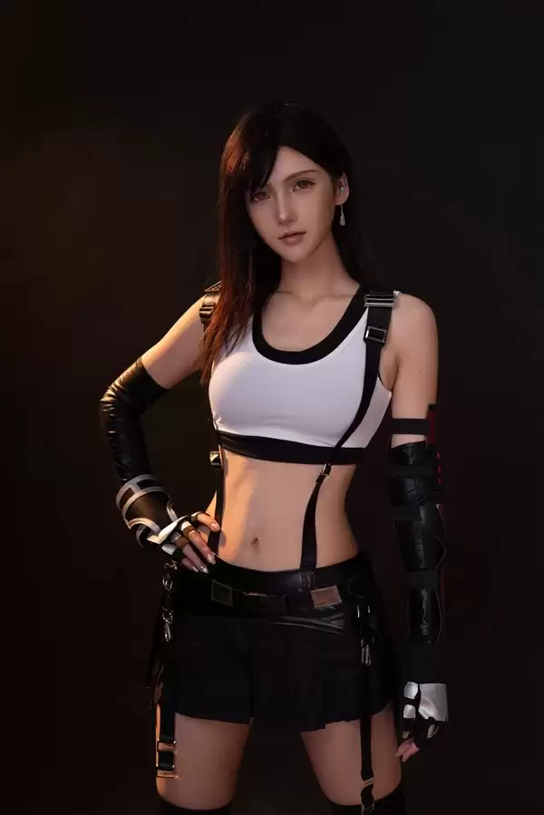 国内美女《FF7》蒂法COS！还原度之高令人惊叹