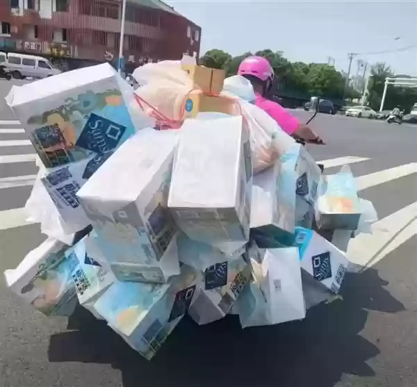 山姆回应配送员严重超载:将陆续改用三轮车运输大件货物