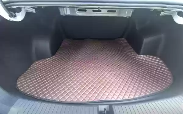 启用纯电MPV 上海出租上新车型：可放6件大行李箱