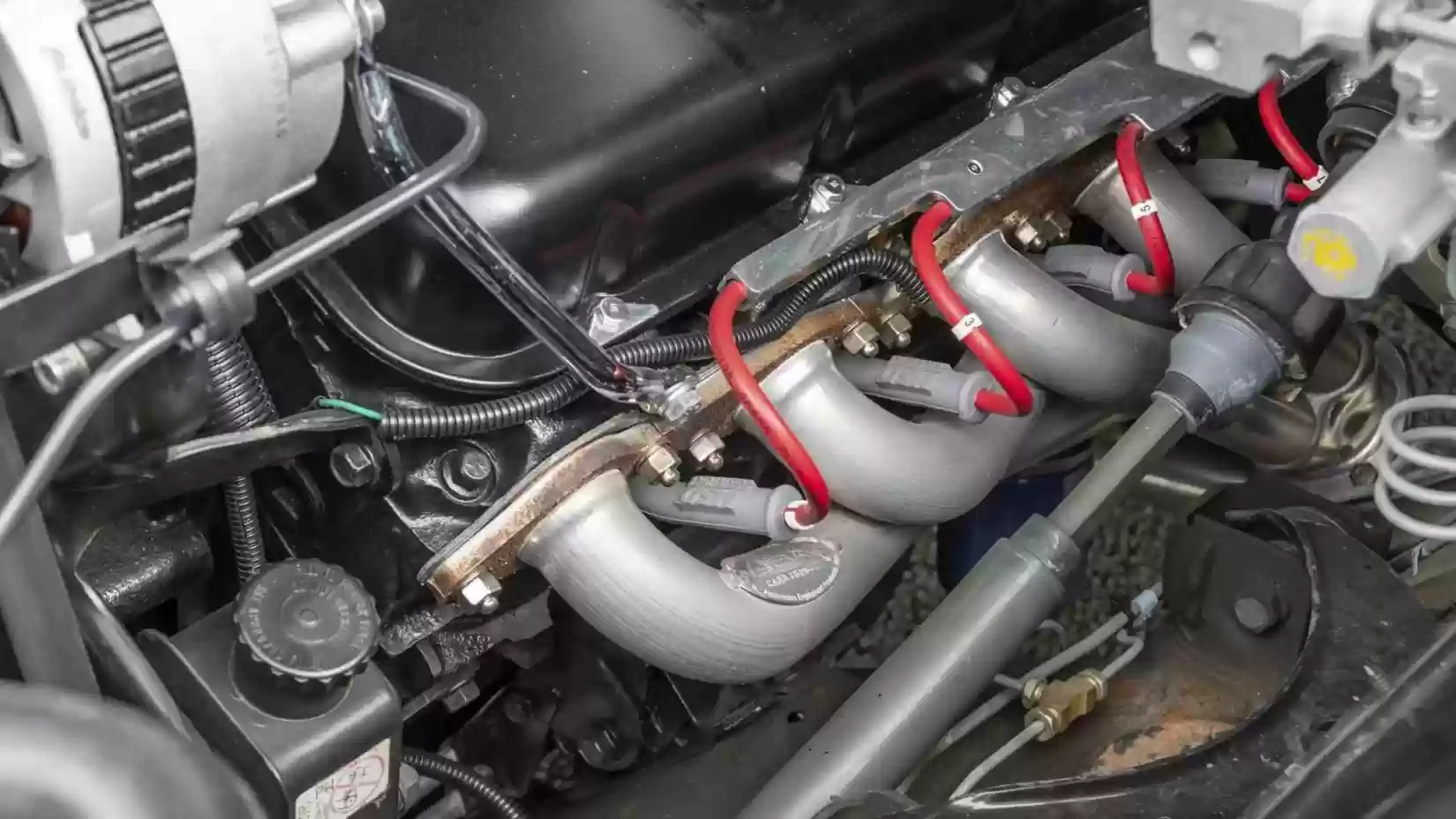 史上最复杂发动机设计:保时捷获批“一进二出”专利,解决3个长期矛盾