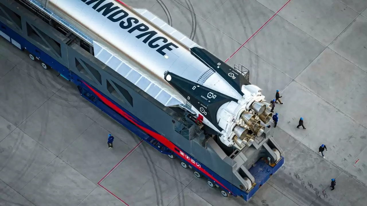 首飞在即:我国可重复使用火箭朱雀三号全箭亮相