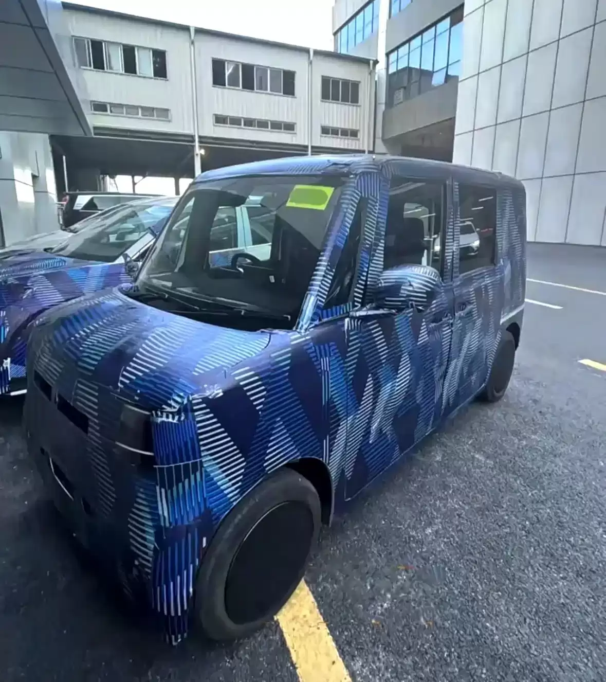 比亚迪全新纯电 K-Car 首张预告图发布，2025 东京车展首发