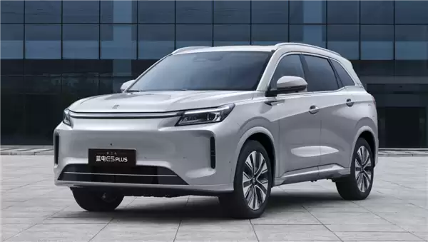 12万级唯一230KM超长续航电混SUV！第三代蓝电E5 PLUS绝对值得等一波