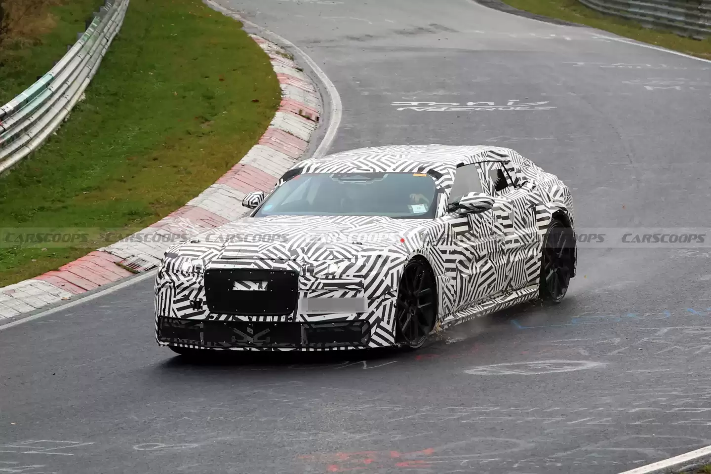 捷豹“品牌重塑之作”Type 00 纯电轿跑谍照曝光，采用大胆无后窗设计