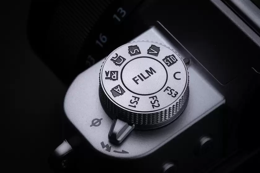 富士胶片发布新款无反数码相机「FUJIFILM X-T30 III」