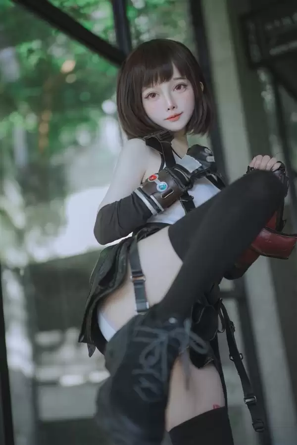国外美女Cos《怪物猎人：荒野》阿尔玛 还原度赛高
