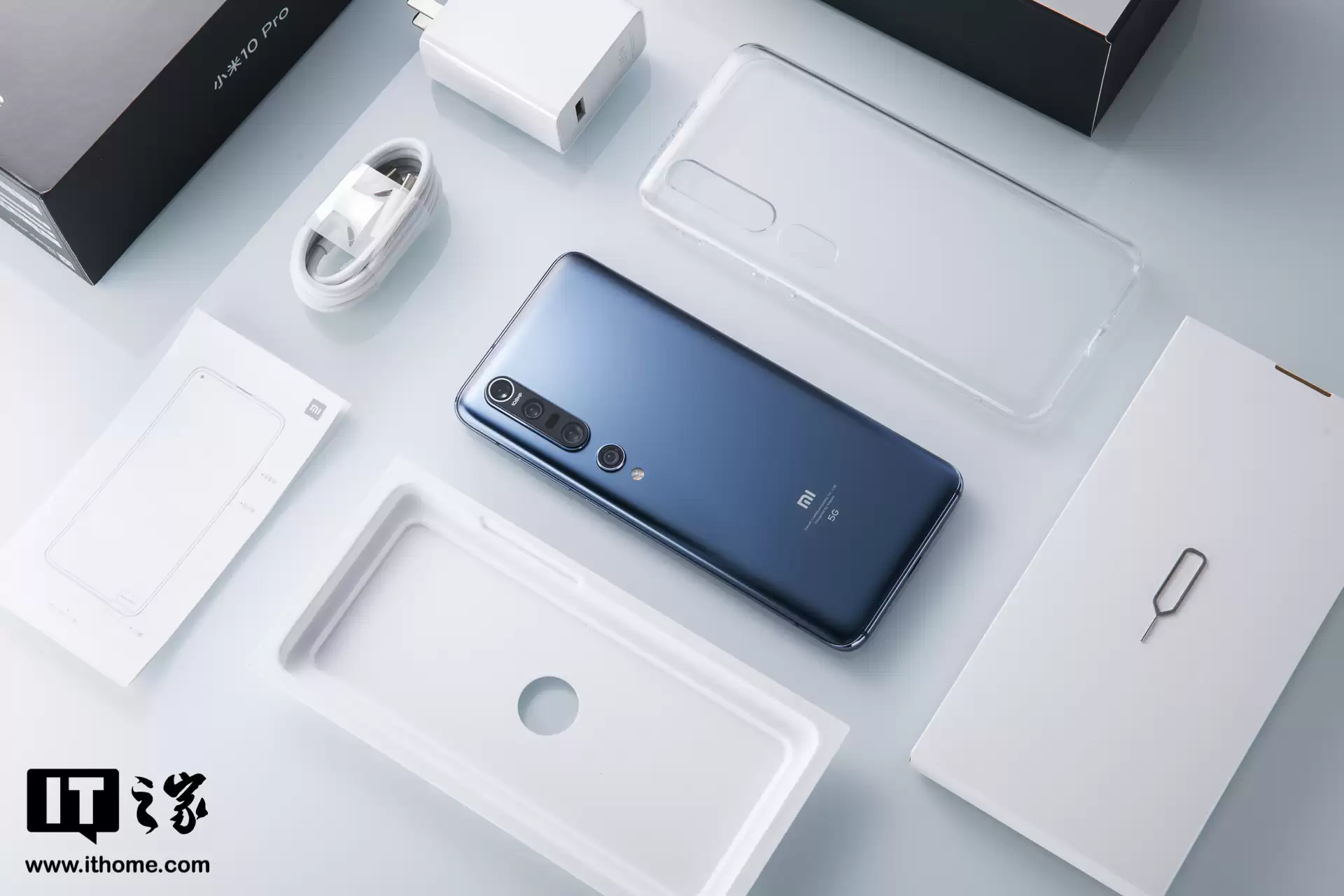 卢伟冰谈小米 11 失败：做得非常薄，又赶上了骁龙 888，本质还是能力不够