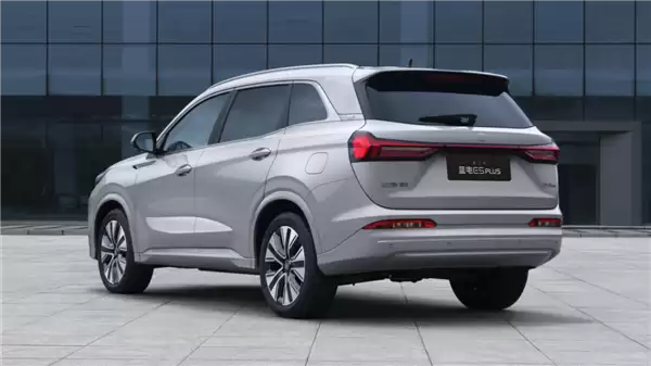 12万级唯一230KM超长续航电混SUV！第三代蓝电E5 PLUS绝对值得等一波