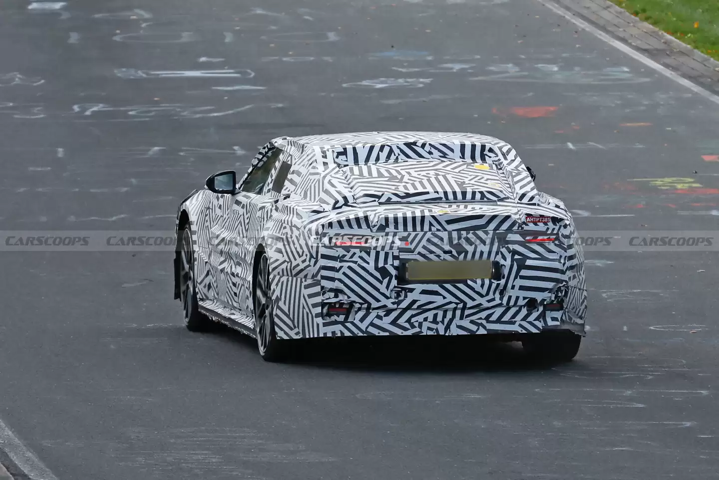 捷豹“品牌重塑之作”Type 00 纯电轿跑谍照曝光，采用大胆无后窗设计