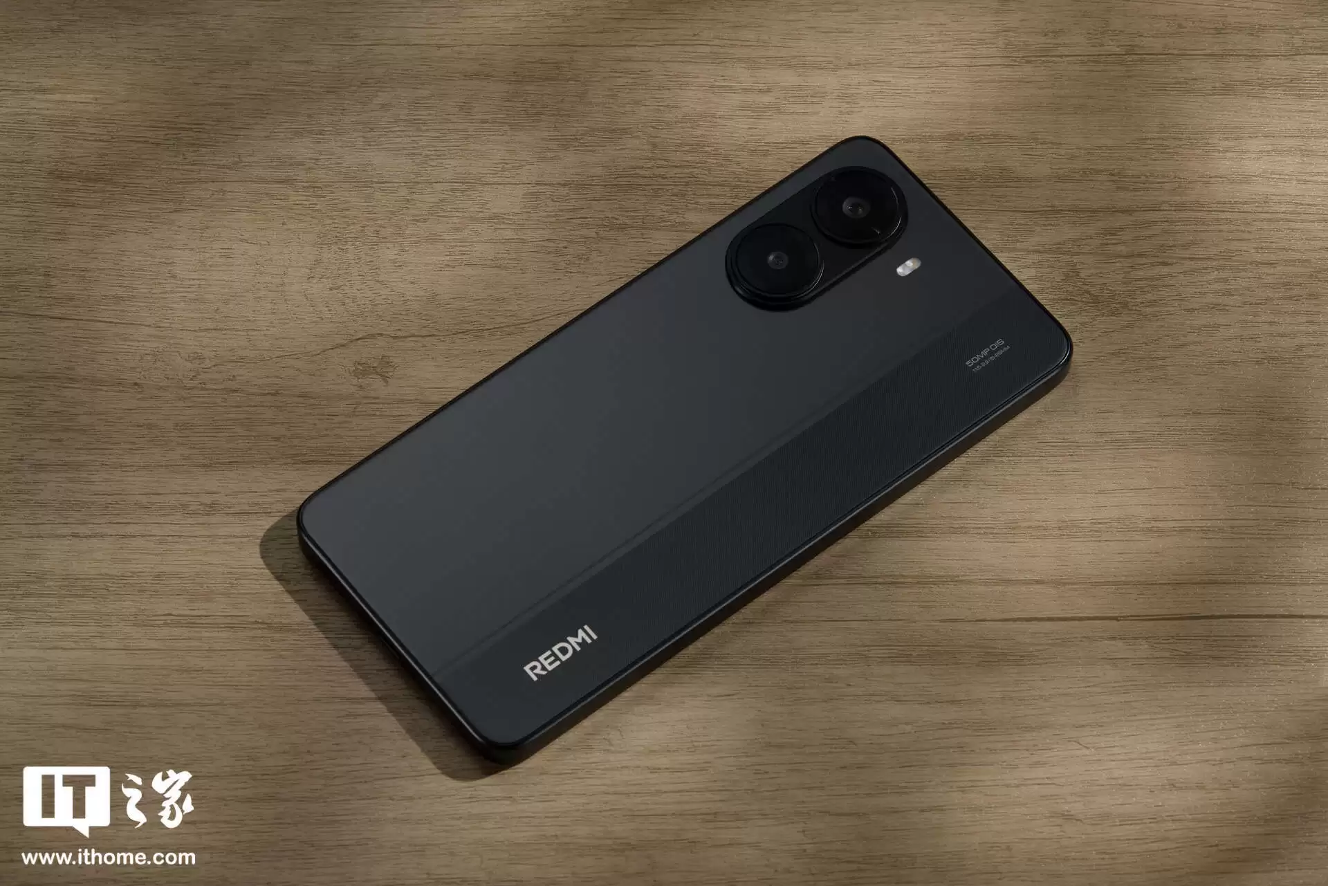 消息称小米 REDMI Turbo 5 系列手机补齐金属中框：配超声波指纹，开案天玑中端首发 / 旗舰芯片