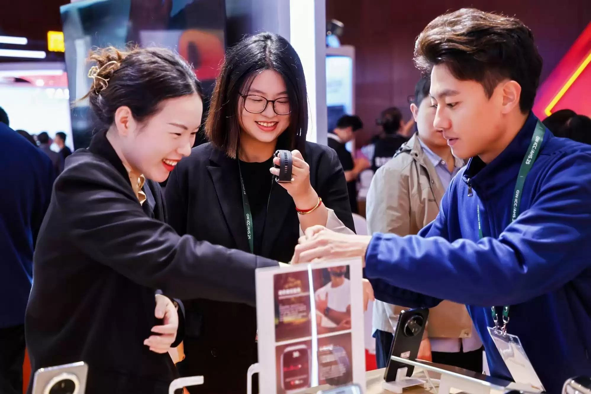 华为运动健康亮相亚洲心脏大会2025,开启可穿戴设备慢病管理新篇章