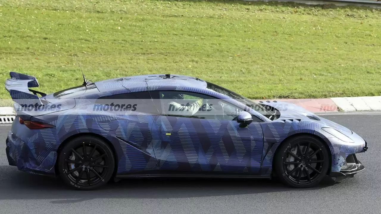 比亚迪腾势首款概念跑车“腾势 Z”现身纽博格林：宽体姿态 + 大尾翼