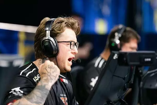 BLAST赏金赛S2战报：FaZe强势晋级，2-0横扫BB 