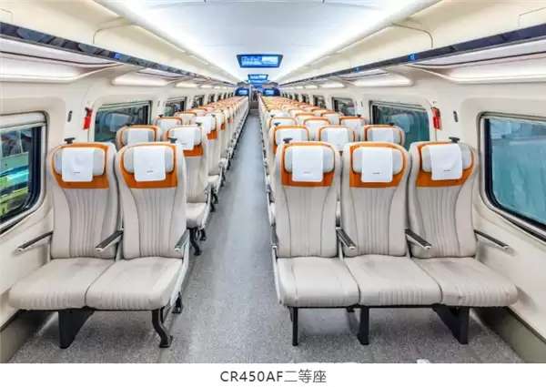 中国高铁跑出453公里时速引韩国网友热议：我们面积小 不需要这么快