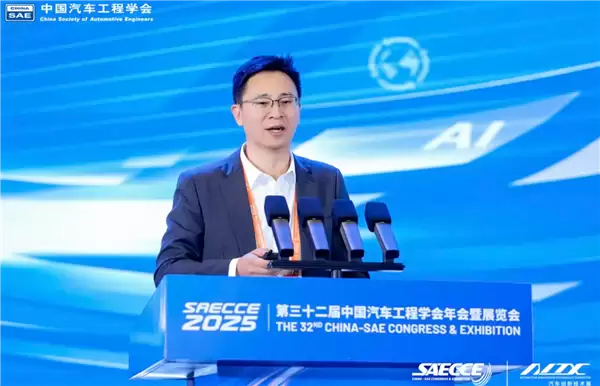 比亚迪杨冬生:插混车油耗迈入2L时代