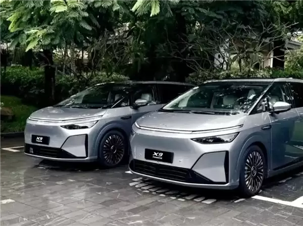 小鹏X9增程版亮相，7座MPV配鲲鹏技术续航突破1600公里