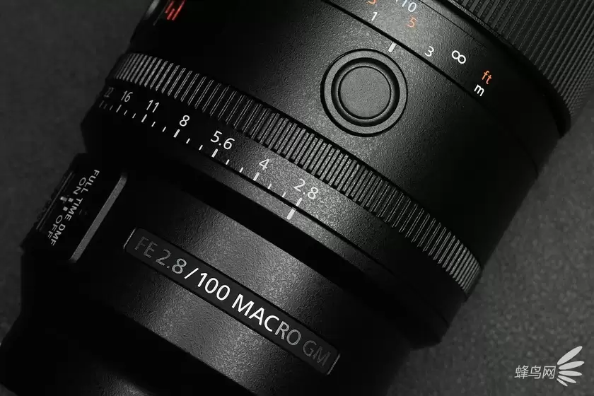 最高1.4×放大倍率G大师微距镜头 索尼SEL100F28GM评测