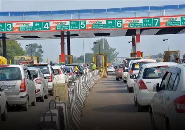 过节只给90元 嫌奖金少了!印度高速收费站员工免费放5000辆车通行