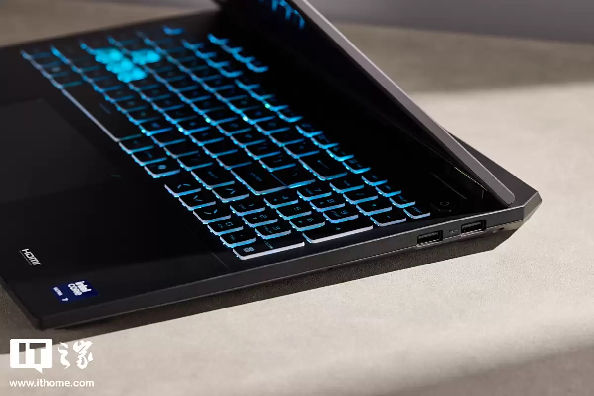 【IT之家开箱】华硕天选 6 Pro 酷睿版游戏本图赏：全新模具设计，多项细节优化