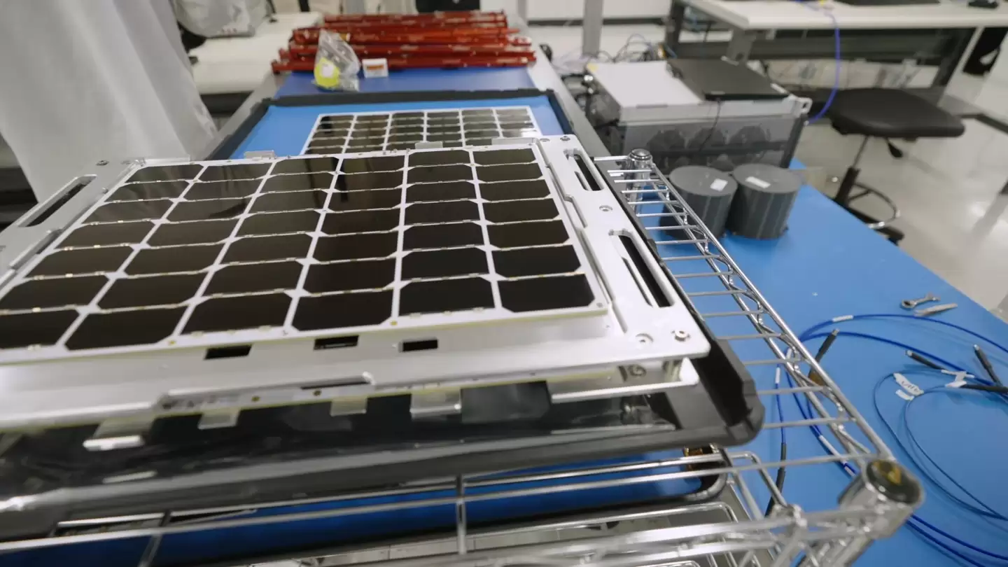 英伟达 H100 GPU 将“上天”：无限太阳能驱动、免费“宇宙级空调”散热