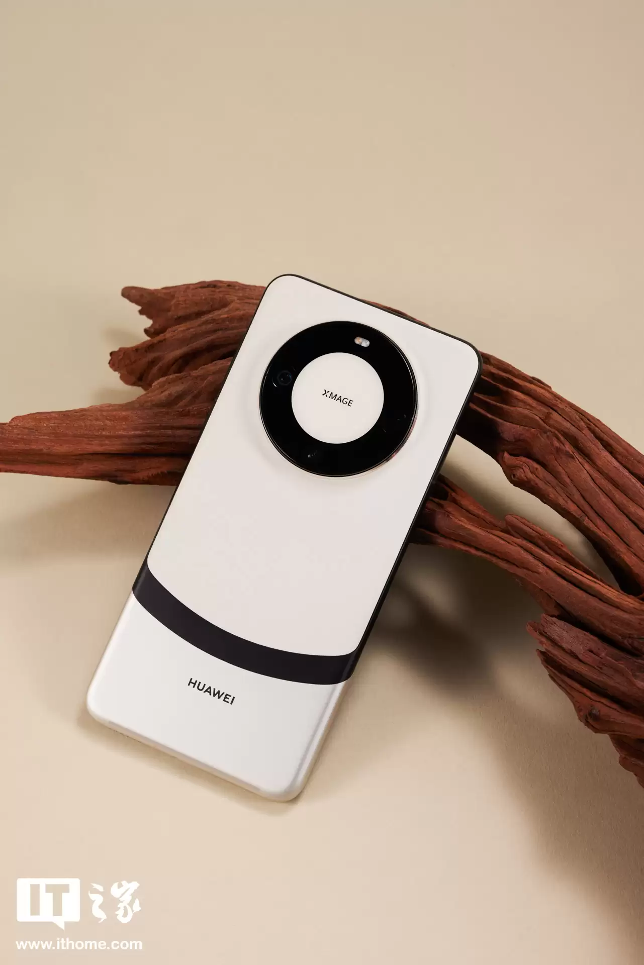 华为 Mate 60 系列手机升级鸿蒙 HarmonyOS 6 公测版支持防窥保护