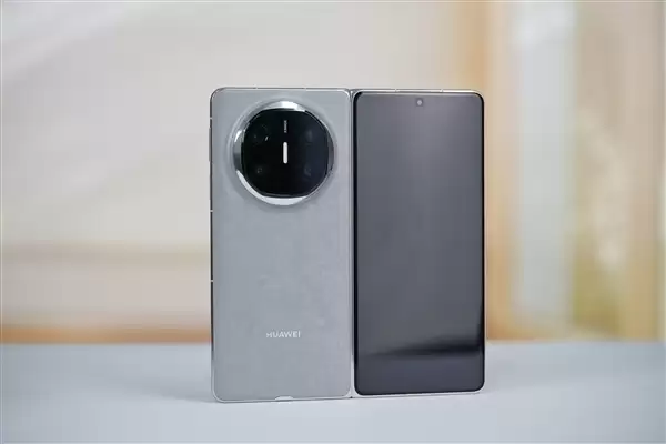 直板机和折叠屏怎么选？2025年不用纠结：华为折叠屏适配全场景需求