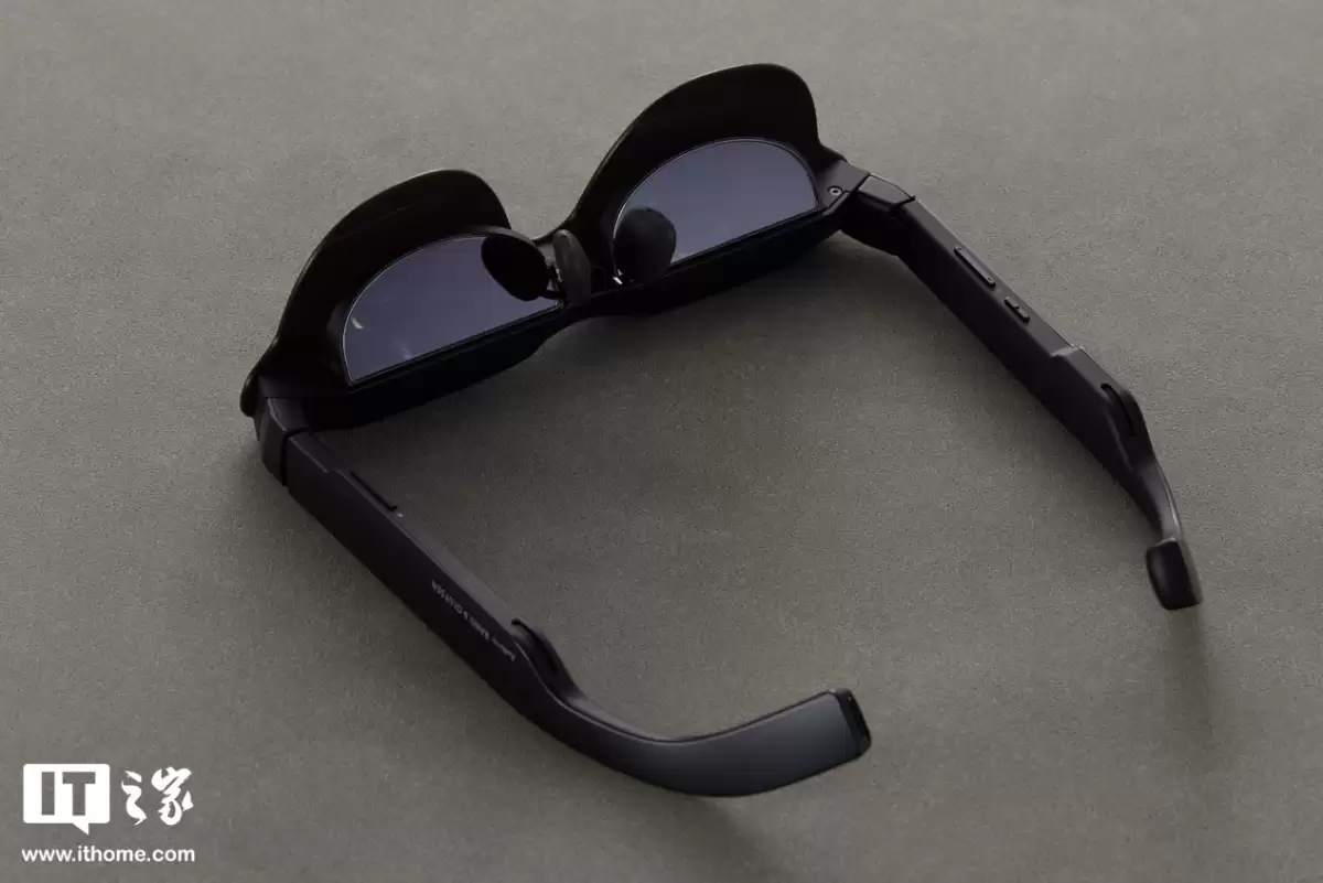 【IT之家开箱】雷鸟 Air 4 Pro AR 智能眼镜开箱图赏