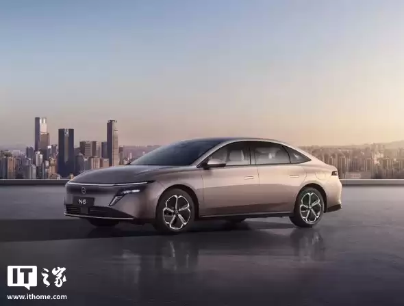 东风日产 N6 / 新款天籁车型下线，将于四季度上市