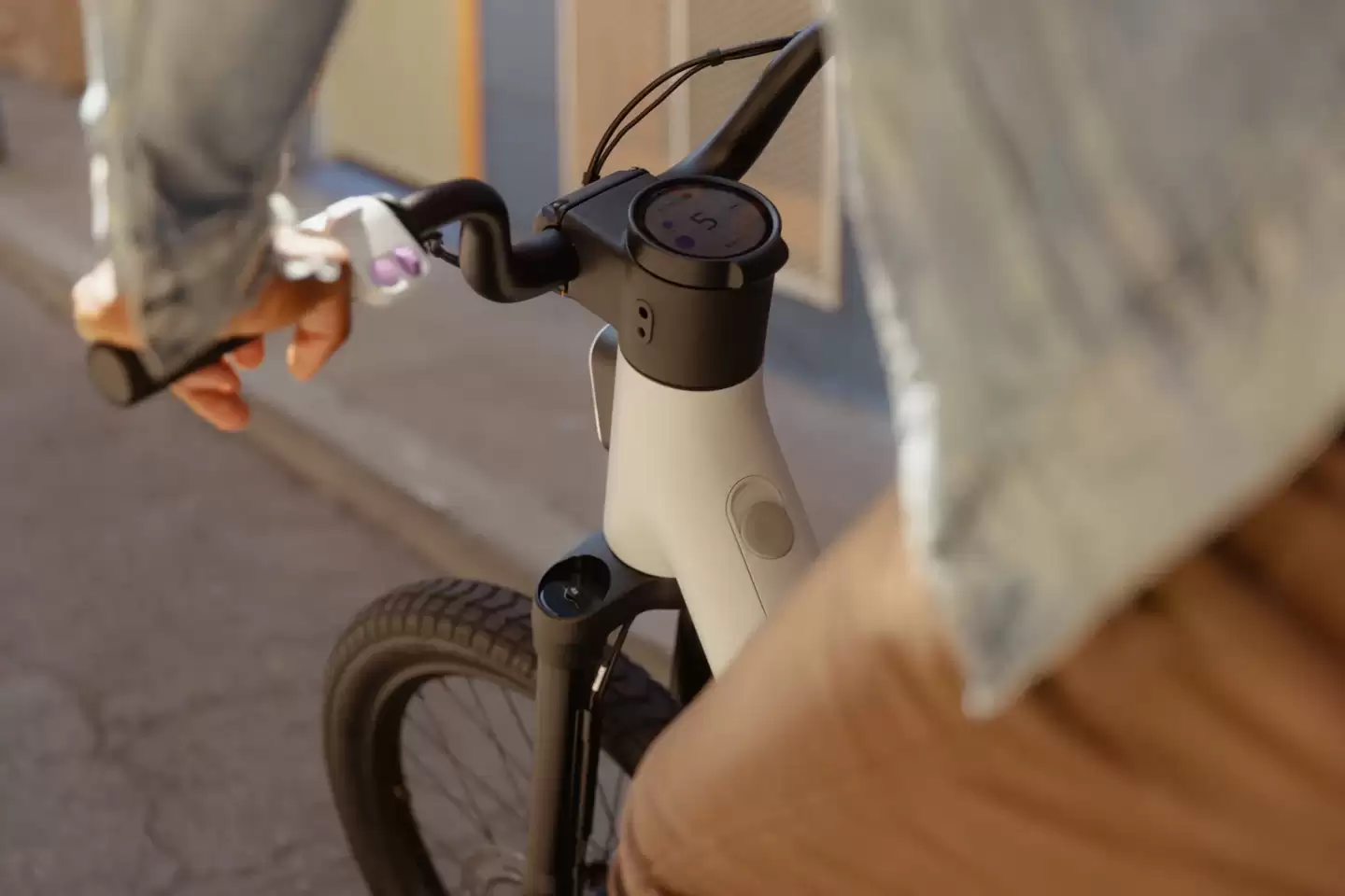 Rivian 杀入电动自行车市场：TM-B 满电续航 160 公里、最高时速 45 公里