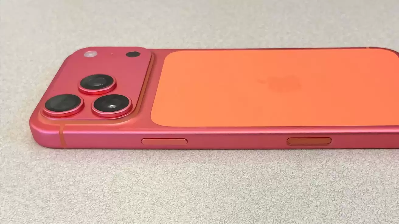 消息称苹果已彻查 iPhone 17 Pro / Max 褪色事件,专家预估问题出在“封孔”工艺