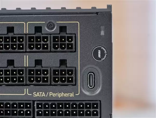轻松驾驭RTX 5090!微星MEG Ai1600T PCIE5超神电源图赏