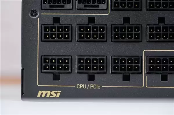 轻松驾驭RTX 5090!微星MEG Ai1600T PCIE5超神电源图赏