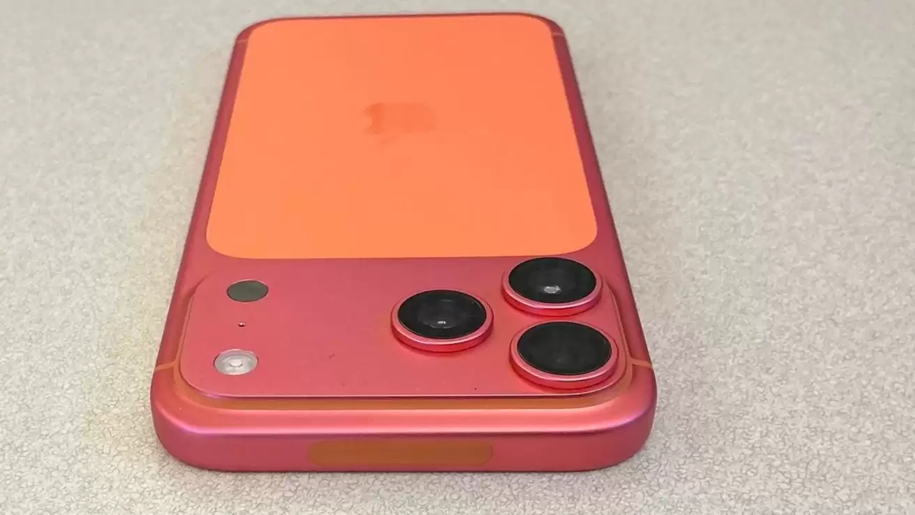 消息称苹果已彻查 iPhone 17 Pro / Max 褪色事件,专家预估问题出在“封孔”工艺