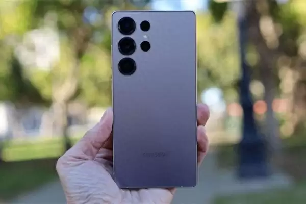 三星 S26系列延期发布 iPhone 16价比老人机果粉直呼亮瞎眼！