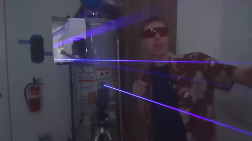 每秒 20 亿帧：科学家以简易自制相机拍摄光速运动影像