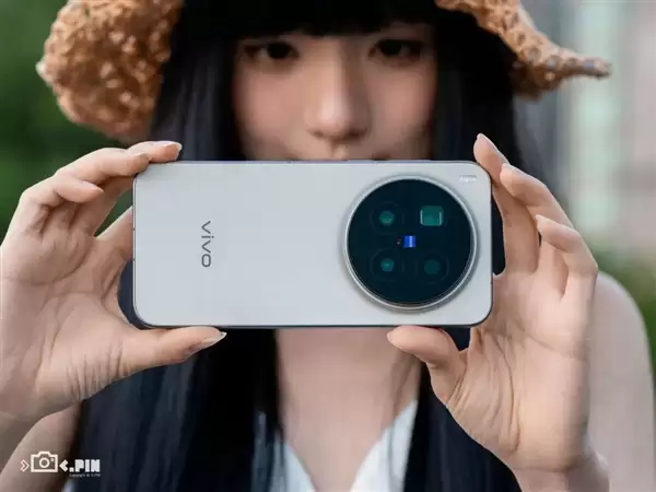 vivo刚发布的这台手机 让我不想再带相机出门