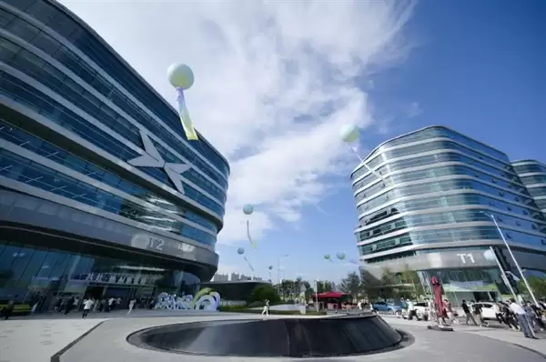 何小鹏职务名称变了!执行董事更新为董事 小鹏汽车副总裁回应