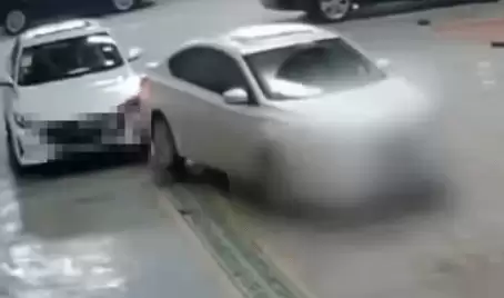 新车未交付竟被撞损 4S店推责引争议