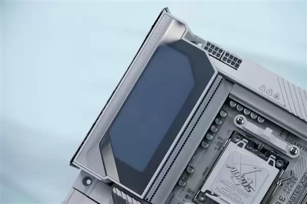 支持DDR5-9000！技嘉X870E AORUS X3D主板图赏