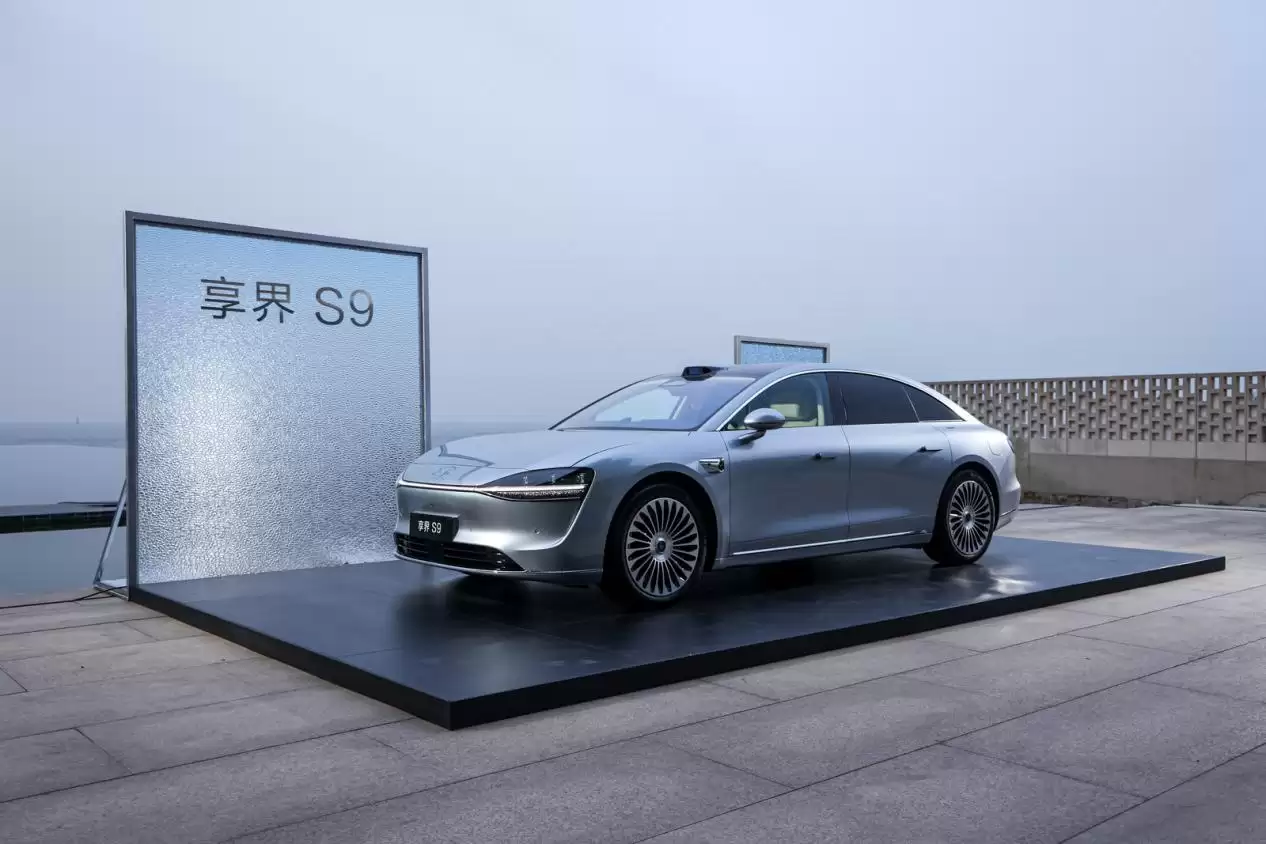 整车外观1-银色