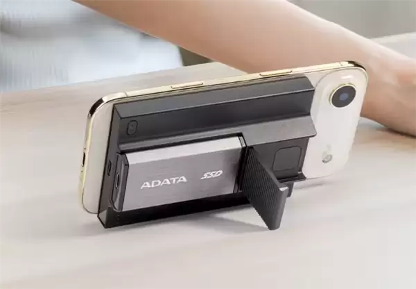 全球首款！威刚推出移动电源+固态硬盘二合一SR800