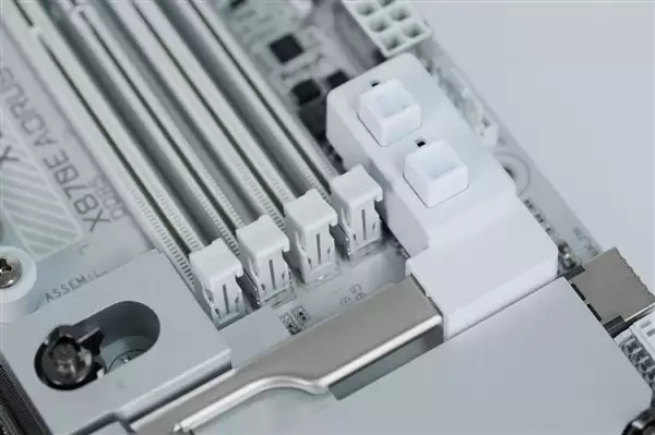 支持DDR5-9000！技嘉X870E AORUS X3D主板图赏