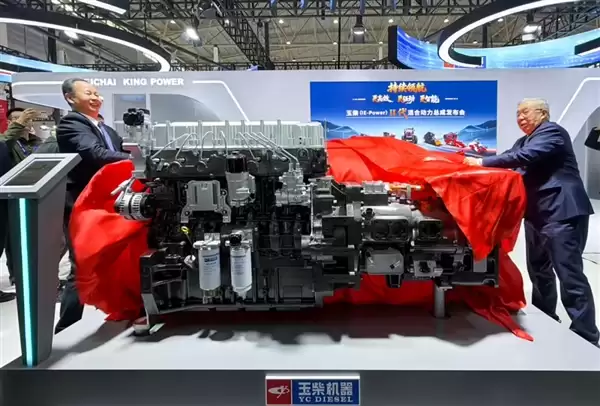 动力更强、油耗更低!玉柴发布全球功率最大增程器总成YCK20-600kW