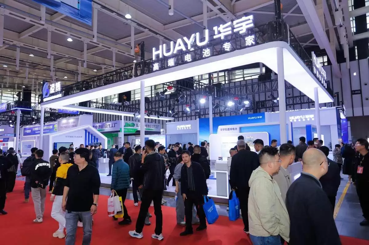 服务升级成共识！雅迪华宇电池“不换维护只换新”成行业标准答案