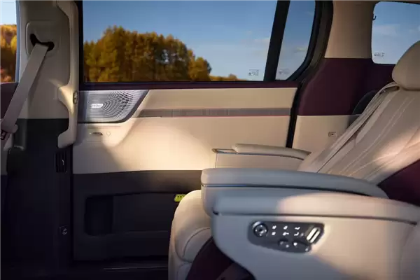 小鹏X9超级增程版电池公布：63.3度大电池+800V超充10分钟补能313km