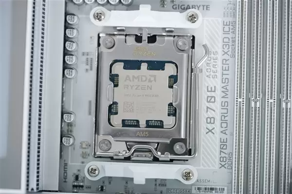 支持DDR5-9000！技嘉X870E AORUS X3D主板图赏