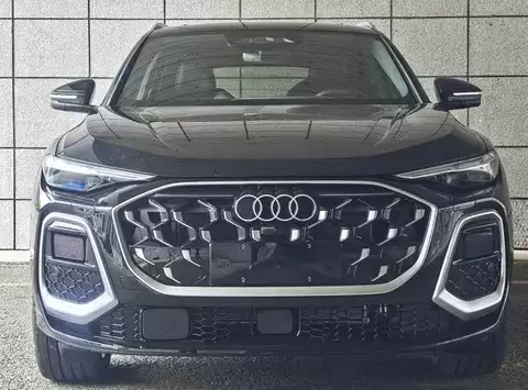 奥迪新款Q5L前脸设计