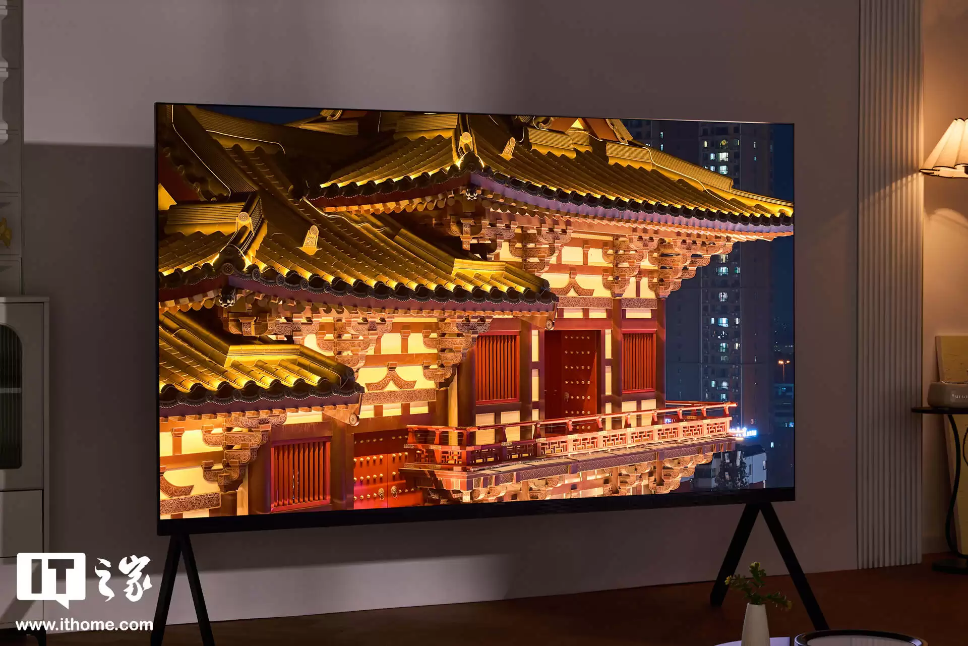 【IT之家图赏】TCL X11L 98 吋 SQD-Mini LED 电视图赏:顶配机皇,100% BT2020 色域、上万尼特亮度